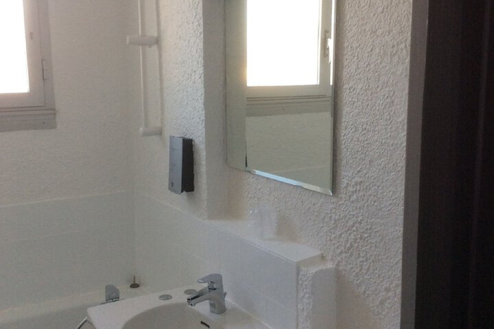 Room 5 of 41