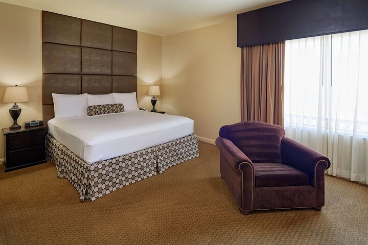 Room 8 of 27
