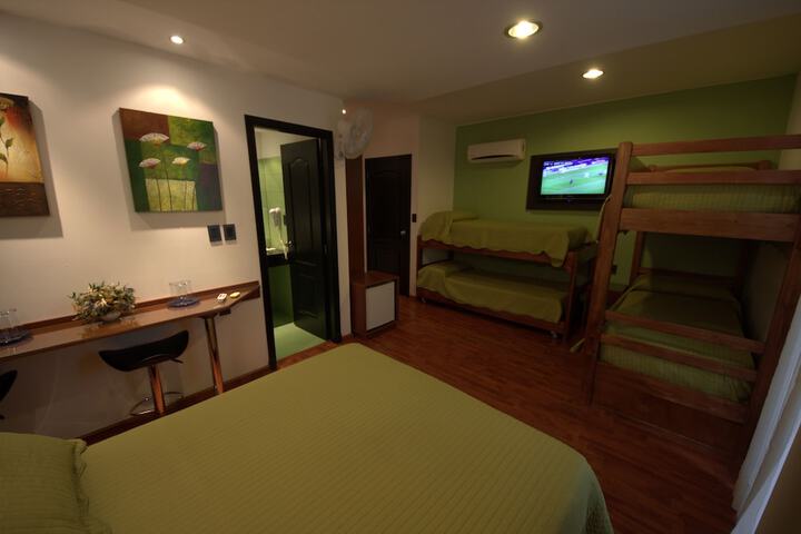 Room 8 of 110