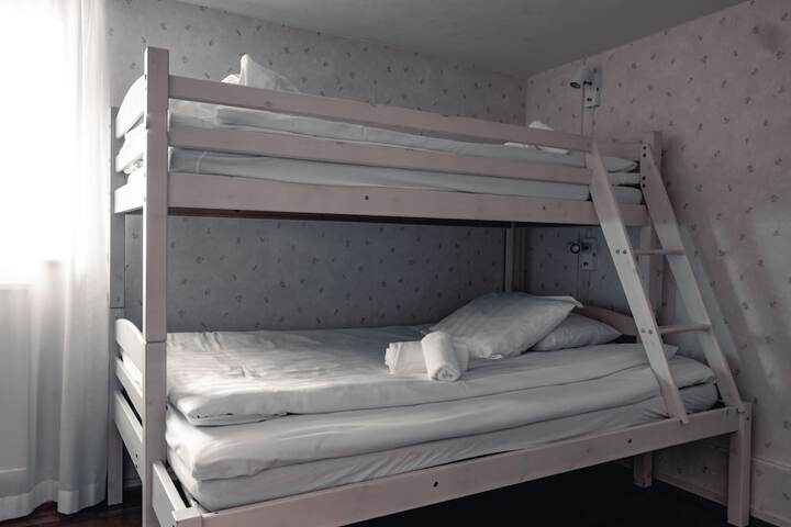 Room 38 of 187