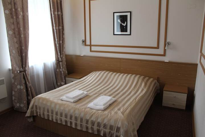 Room 9 of 66