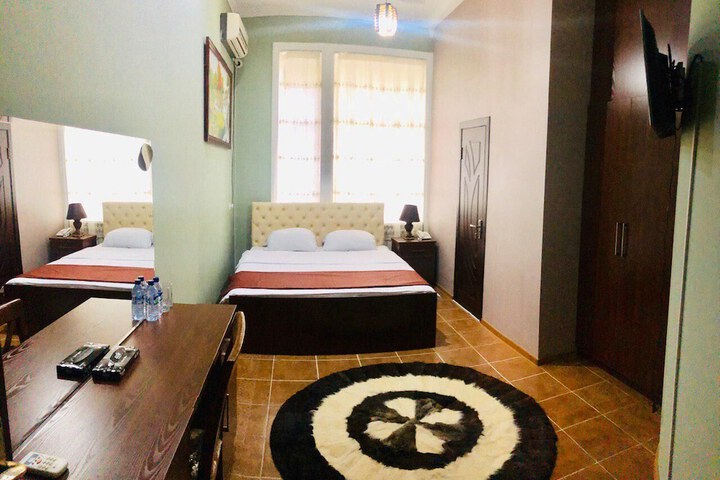 Room 4 of 5