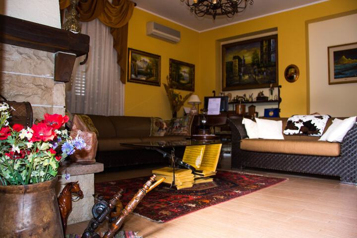 Guest Lobby