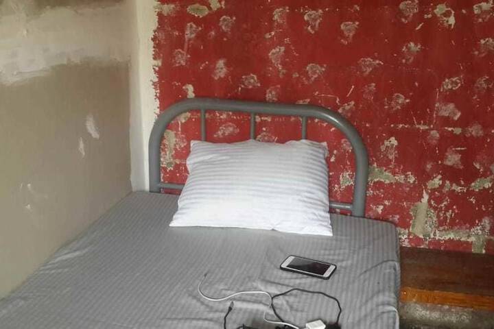 Room 4 of 39