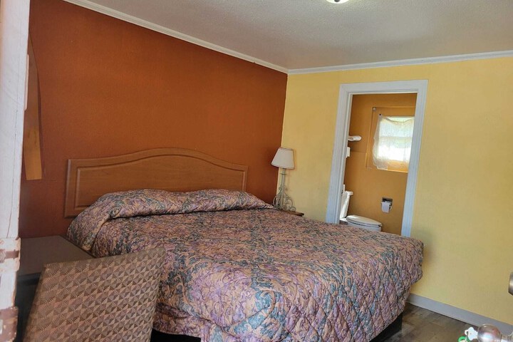 Room 5 of 51
