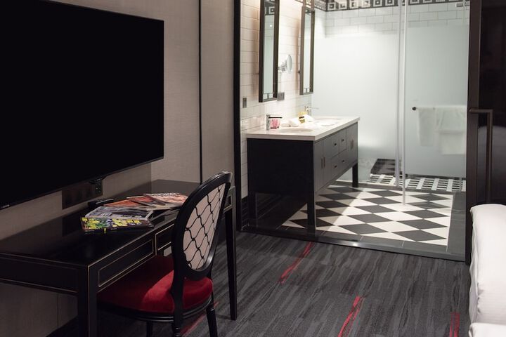 Room 13 of 75