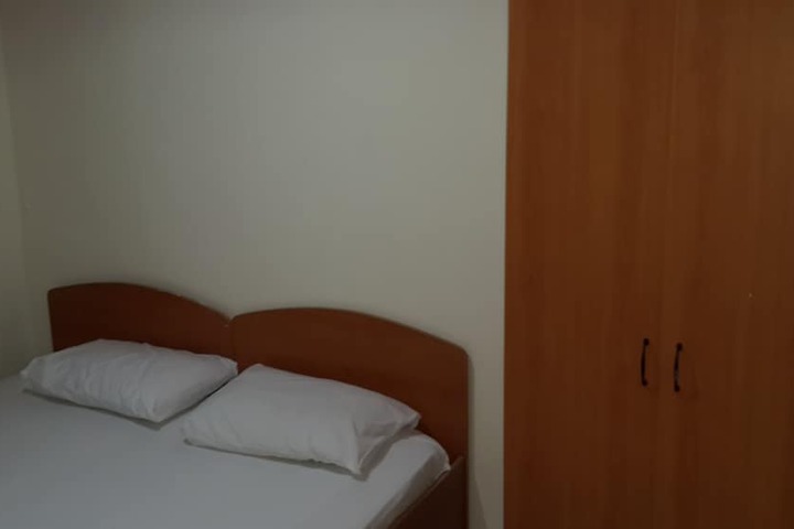 Room 37 of 105