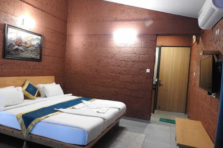 Room 15 of 45