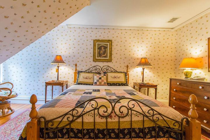Room 54 of 290