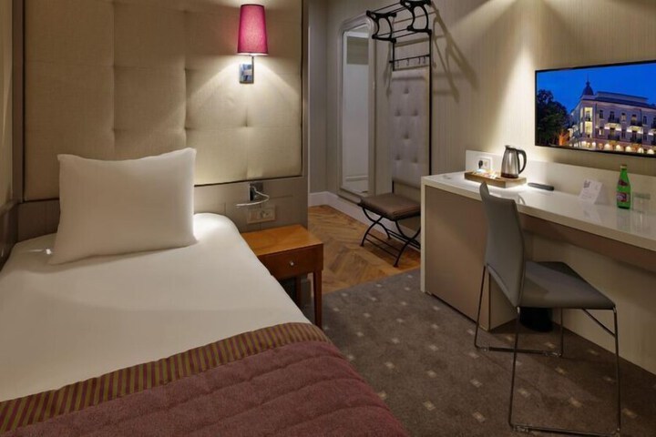 Room 14 of 45