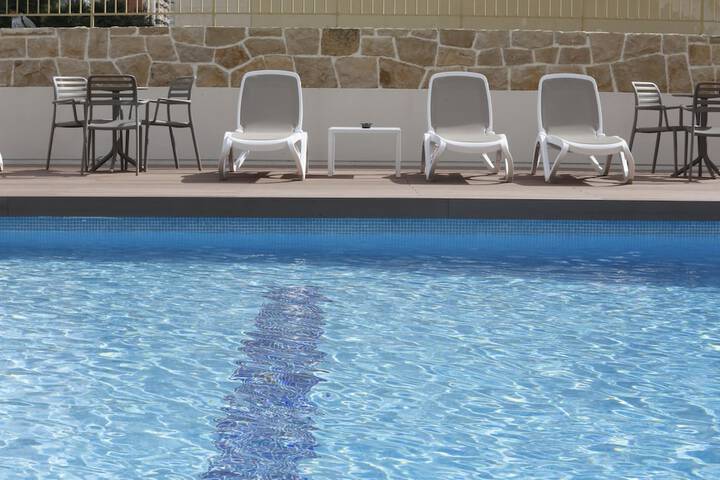 Pool Hotel