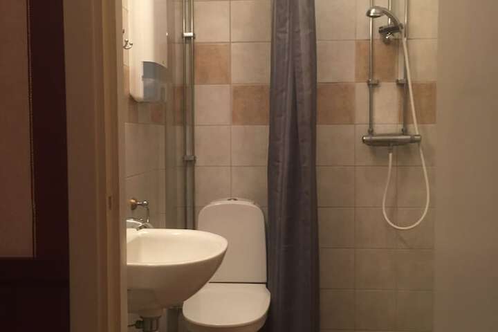 Room 42 of 71