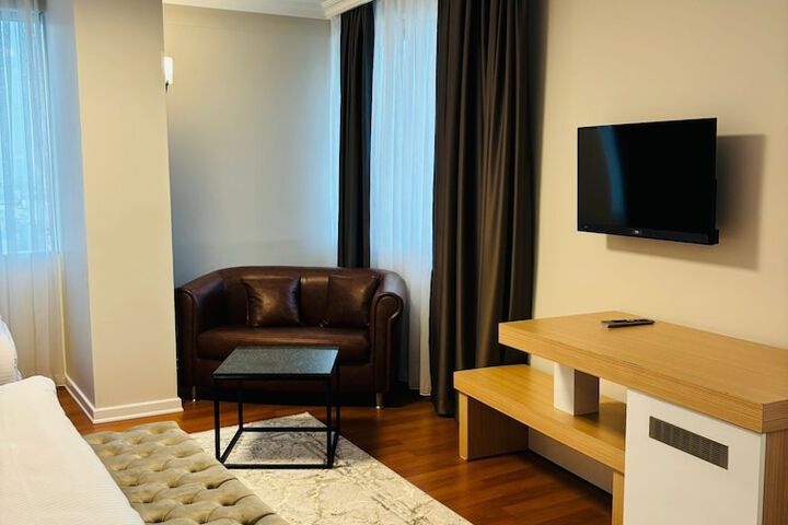 Room 13 of 68