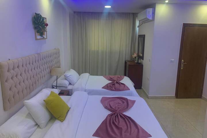 Room 9 of 36