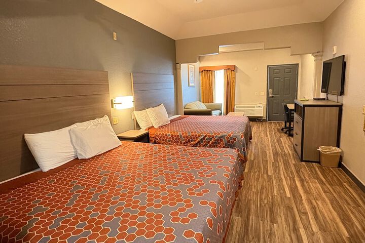 Room 14 of 66
