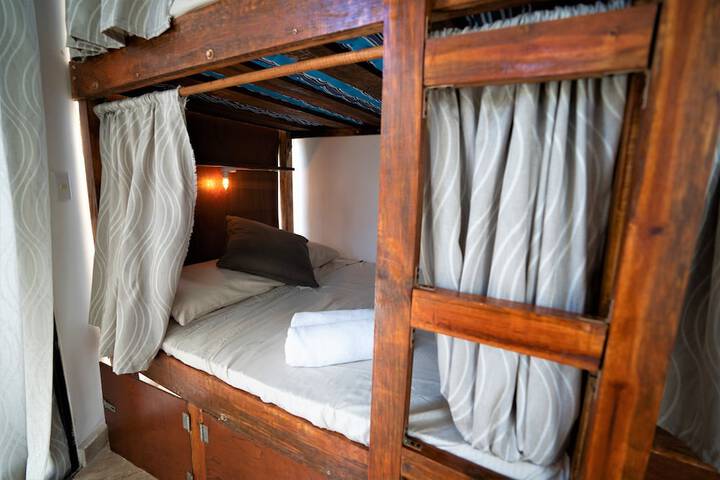Room 2 of 113