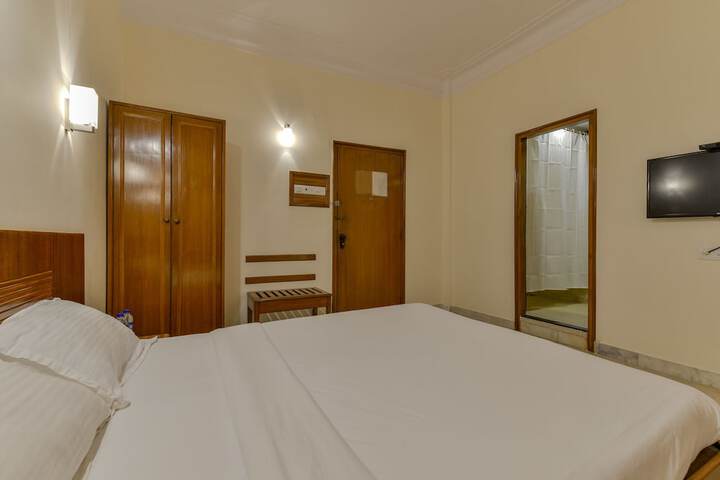 Room 4 of 19