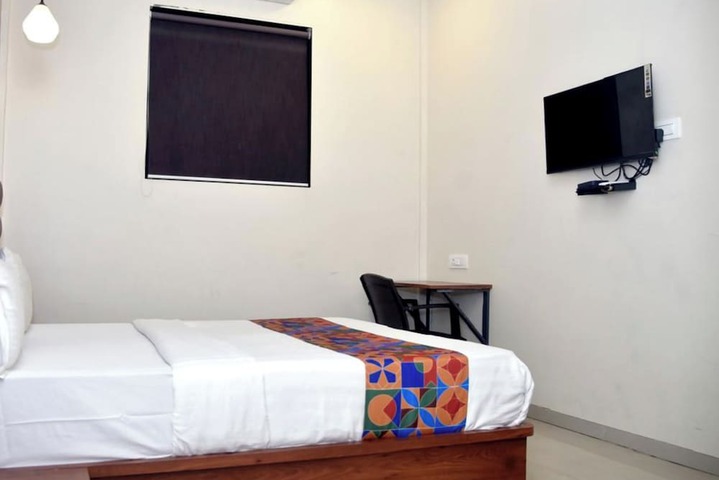 Room 12 of 21