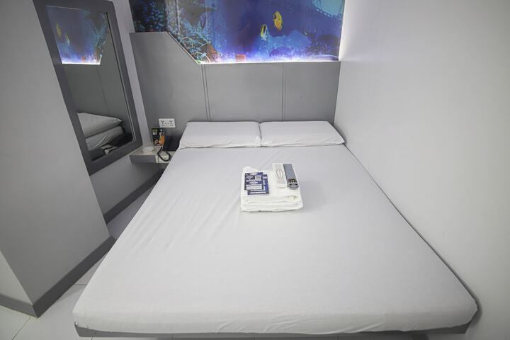 Room 13 of 53