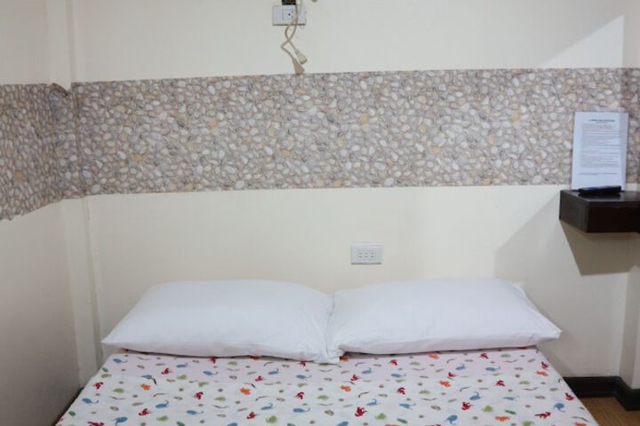 Room 8 of 34