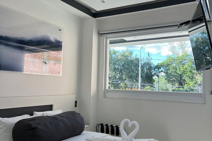 Room 7 of 28
