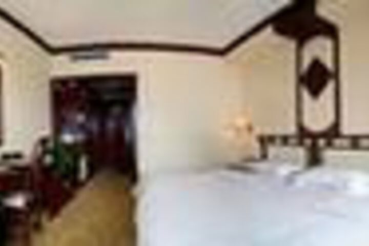 Room 35 of 63