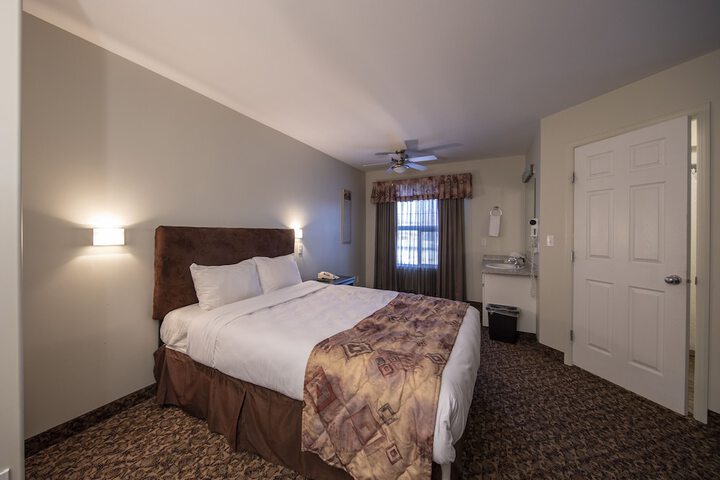 Room 9 of 43