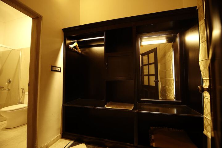 Room 16 of 92