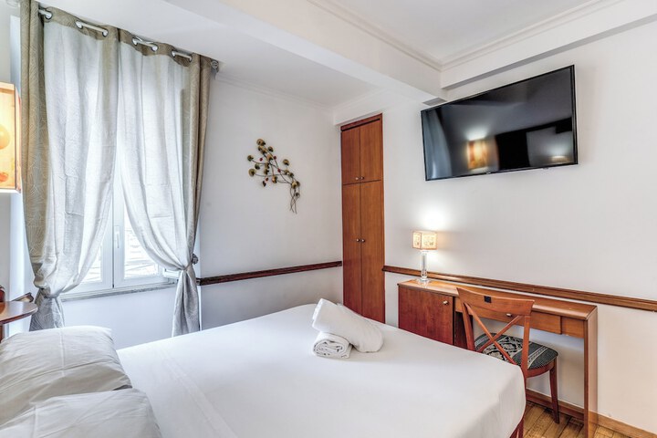 Room 35 of 121