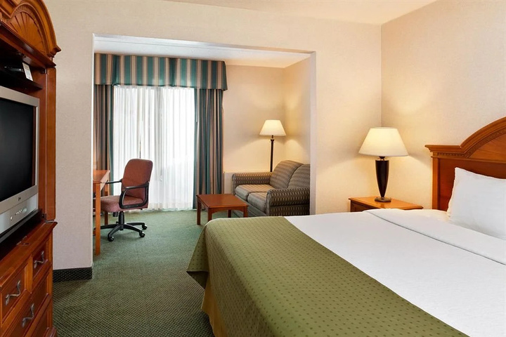 Room 3 of 3