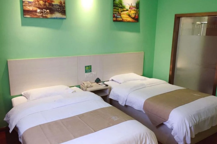 Room 14 of 21