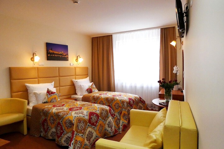Room 38 of 65