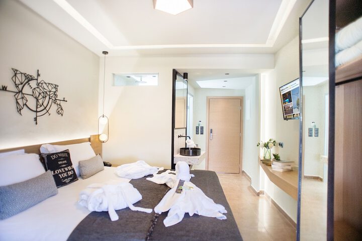 Room 9 of 46