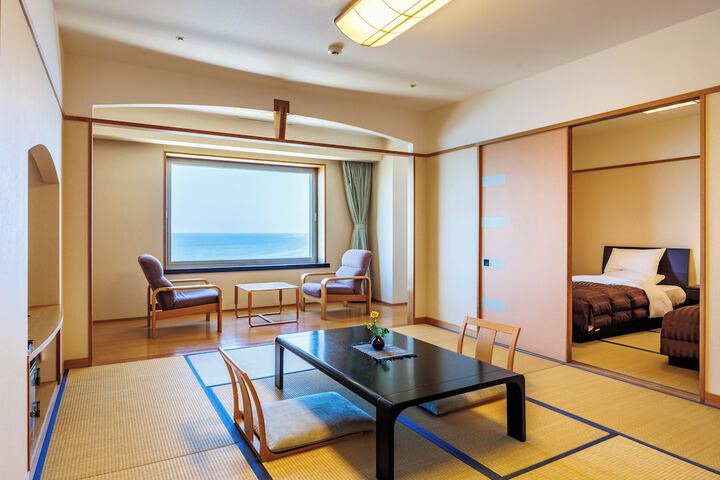 Room 10 of 37