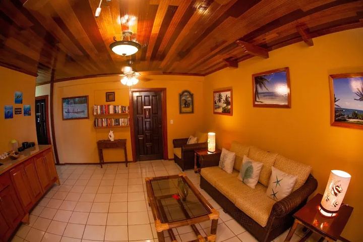Hummingbird Suites Master King Room 3 2