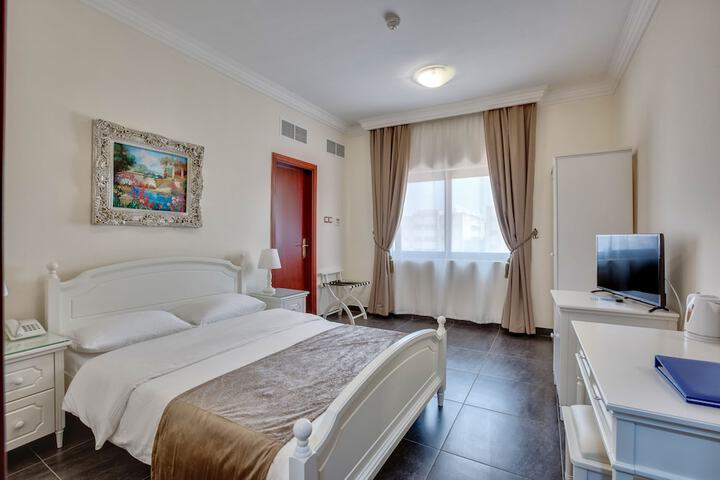 Room 4 of 15