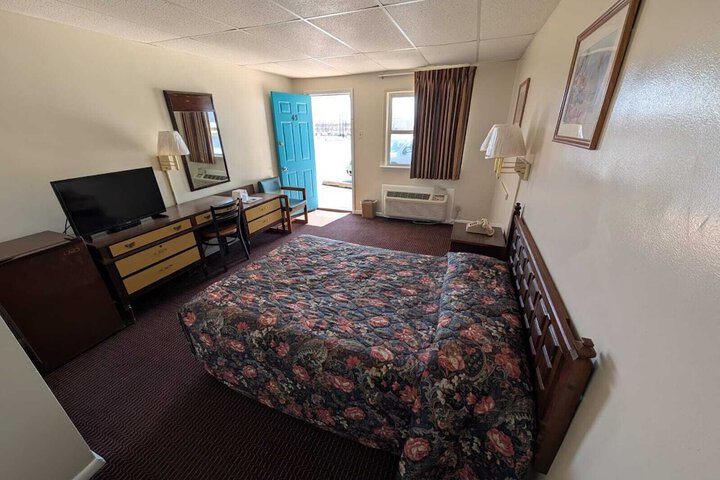 Room 6 of 20