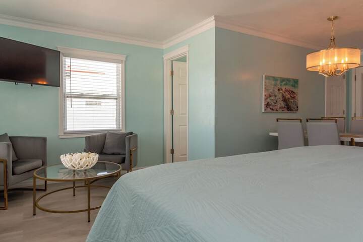 Room 43 of 68