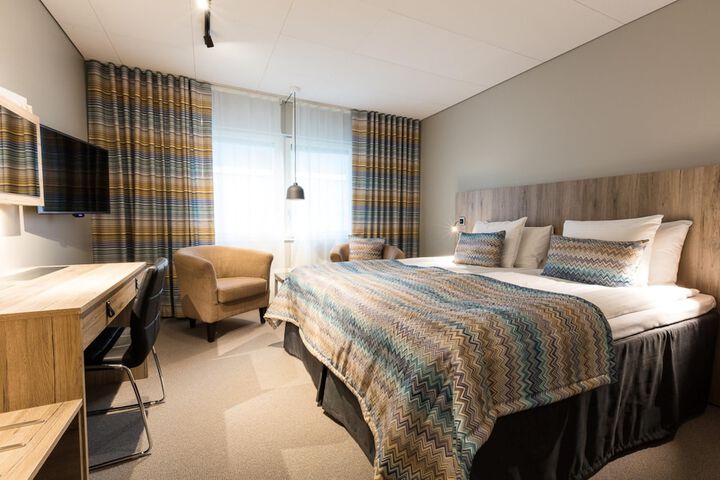 Room 42 of 95