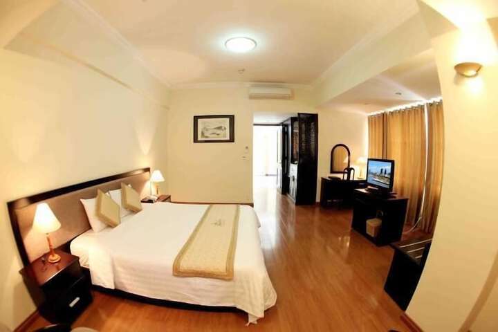 Room 9 of 34