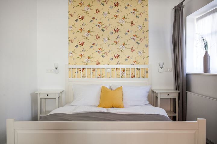 Room 6 of 23