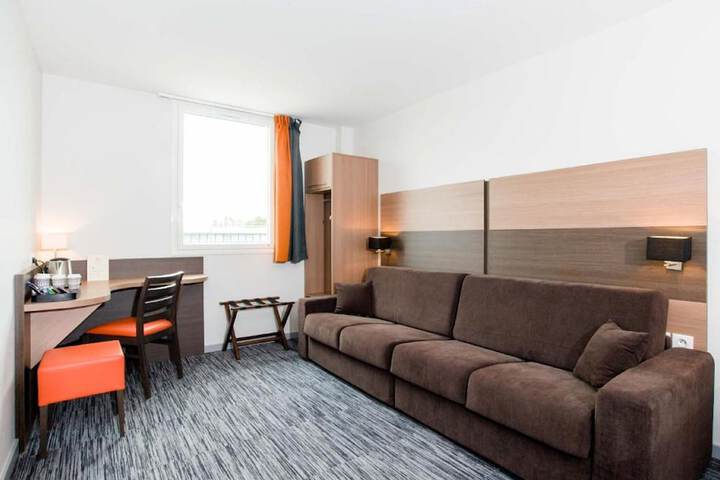 Room 16 of 31