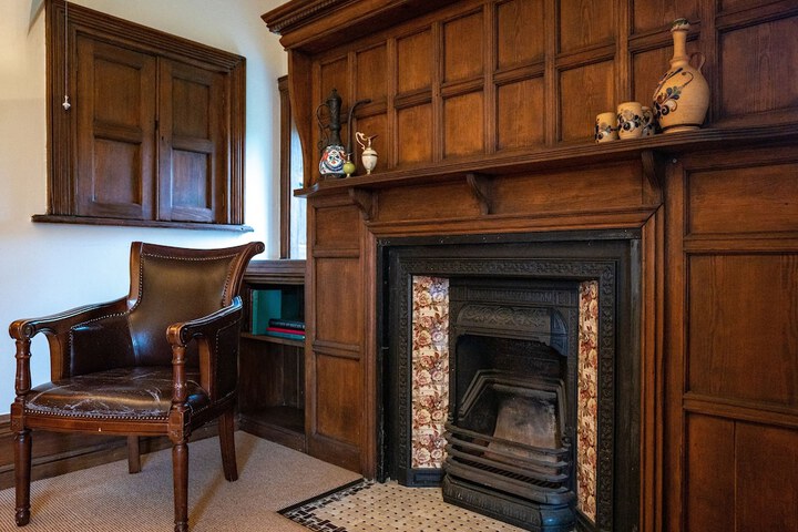 Room 8 of 91