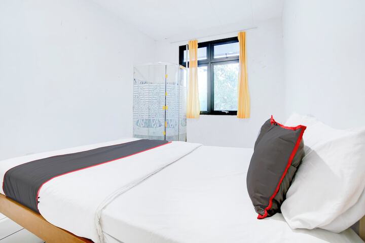 Room 8 of 28