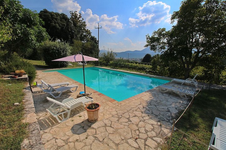 Pool 61 of 131