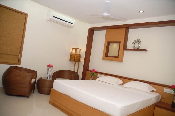 Room 14 of 36