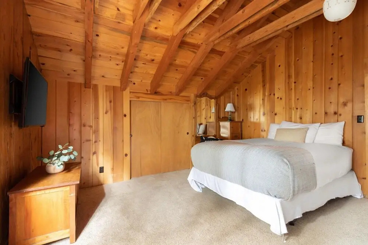 Room 2 of 15