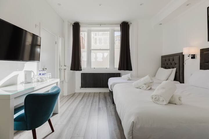 Room 48 of 125