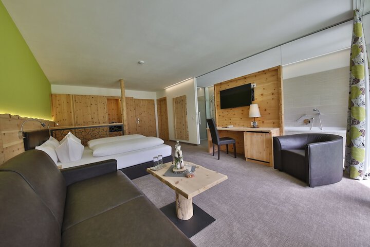 Room 5 of 50