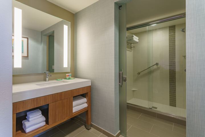 Room 15 of 54